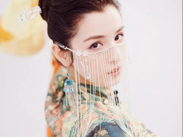 Phim - Người đẹp bị đồn lộ clip nóng gây xôn xao cộng đồng mạng