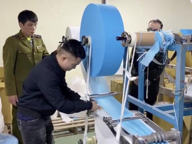 Thị trường - Tiêu dùng - Doanh nghiệp làm khẩu trang từ giấy vệ sinh bị đề nghị xử lý hình sự