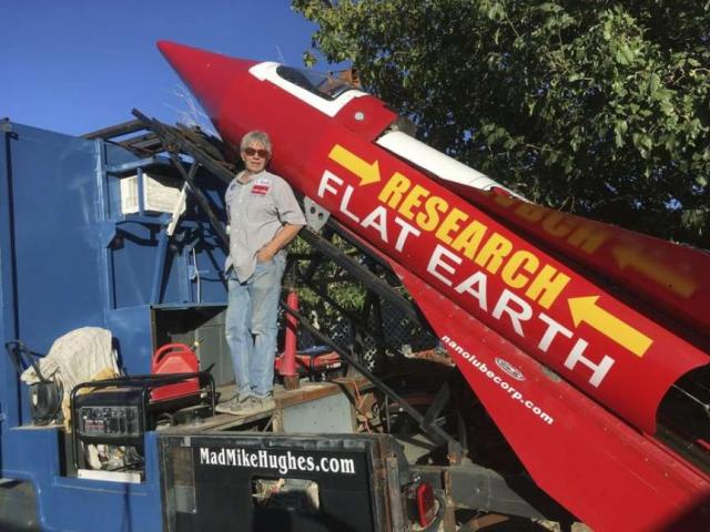 Tử nạn do ”cưỡi” tên lửa tự chế bay vào vũ trụ để chứng minh “Trái Đất phẳng”