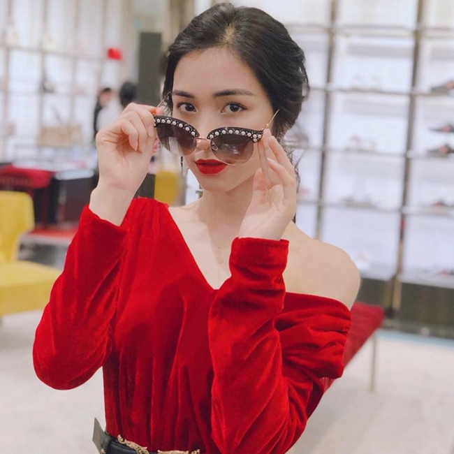 Cách đây vài ngày, Hòa Minzy gây chú ý khi chia sẻ có thể kiếm được 500 triệu đồng chỉ trong vài ngày. Tuy nhiên, theo nữ ca sĩ, khi không show cô cũng không có thu nhập. Tiết lộ của giọng ca &#34;Rời bỏ&#34; khiến nhiều người bất ngờ về cát-xê của cô.