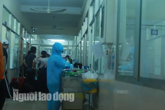 Đoàn khách Hàn Quốc đến từ Daegu hiện vẫn đang được cách ly tại Bệnh viện Phổi TP Đà Nẵng