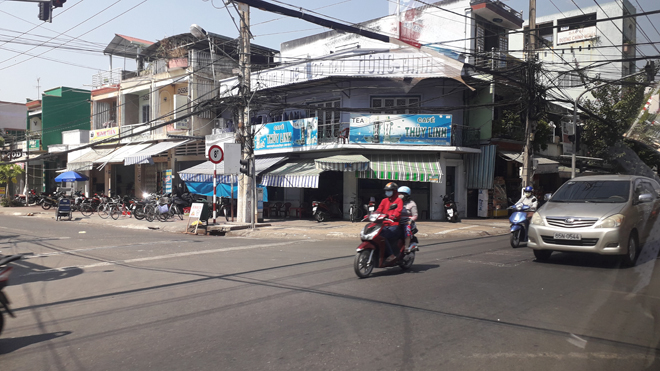 Quán cà phê nơi nam thanh niên bị truy sát.