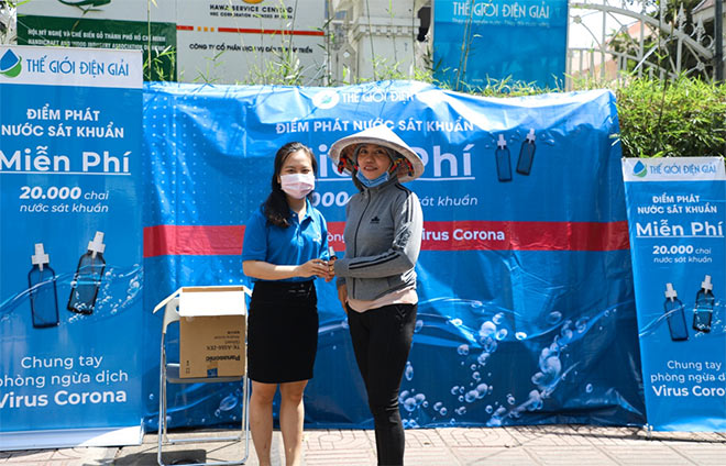  Chị Ngọc gửi lời cám ơn sâu sắc đến Thế Giới Điện Giải đã giúp đỡ người dân.