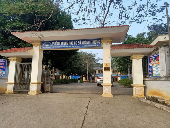 Pháp luật - Bất ngờ nhân thân của cán bộ thú y liên quan đến vụ mua trinh trẻ em ở Ba Vì