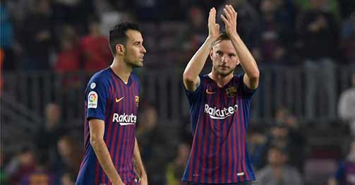 Tin HOT bóng đá tối 26/2: Busquets và Rakitic chỉ trích ban lãnh đạo Barca