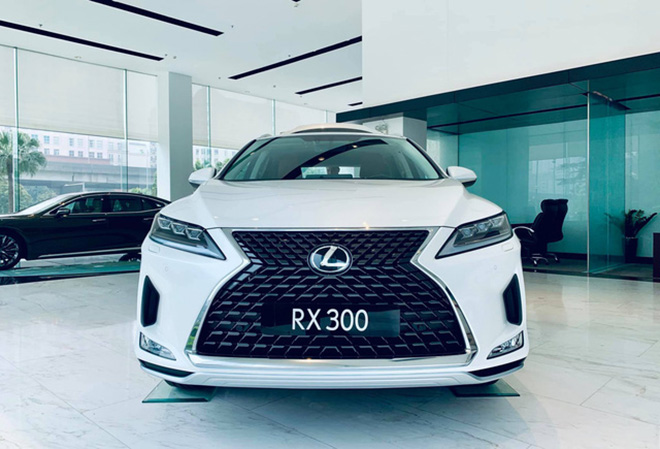 Cận cảnh Lexus RX300 2020 vừa về Việt Nam, giá từ 3,18 tỷ đồng - 2
