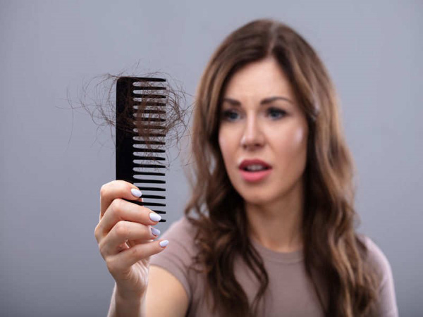 Nhiều phụ nữ tuổi 30 đã xuất hiện lão hóa tóc sớm