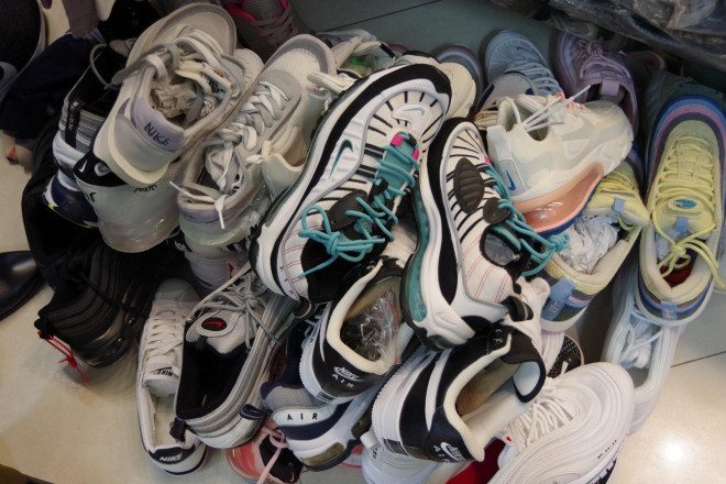 Giày thể thao nhái thương hiệu nổi tiếng