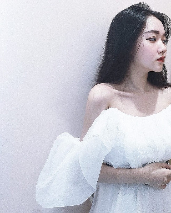 Chính vì vậy, Thoại Nghi nhiều lúc bị người khác nói ăn vận già trước tuổi. Tuy nhiên, điều này không ảnh hưởng nhiều tới cuộc sống của Thoại Nghi.&nbsp;