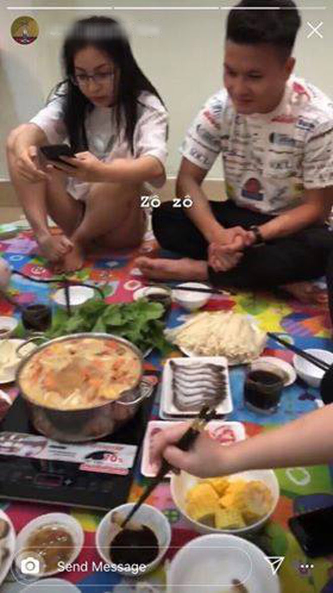 Nhật Lê lộ hình ảnh tụ tập ăn lẩu ở nhà với Quang Hải, rộ nghi vấn “yêu lại từ đầu” - 1
