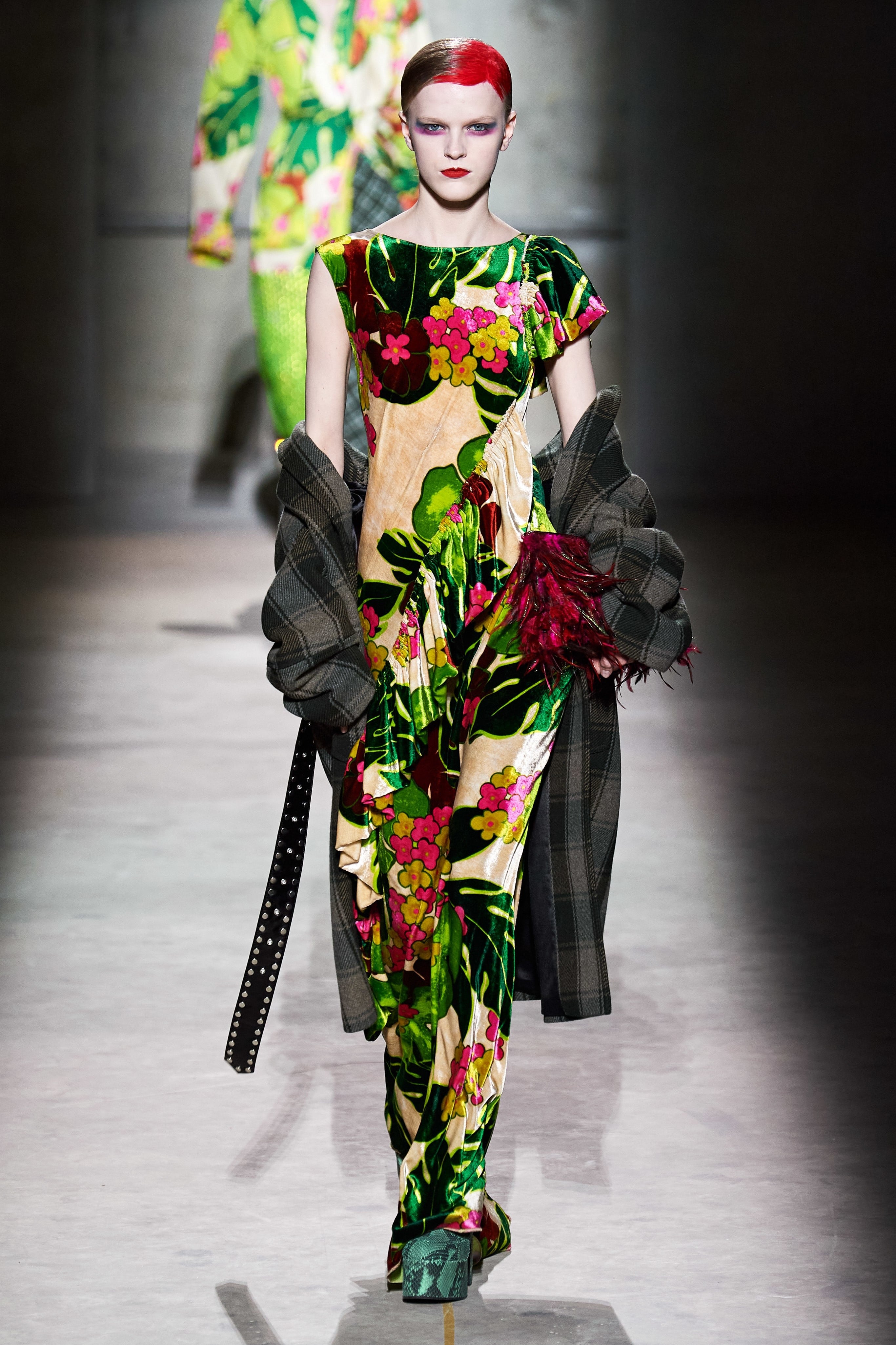 Thời trang nữ quyền của Dior tại Paris Fashion Week - 18