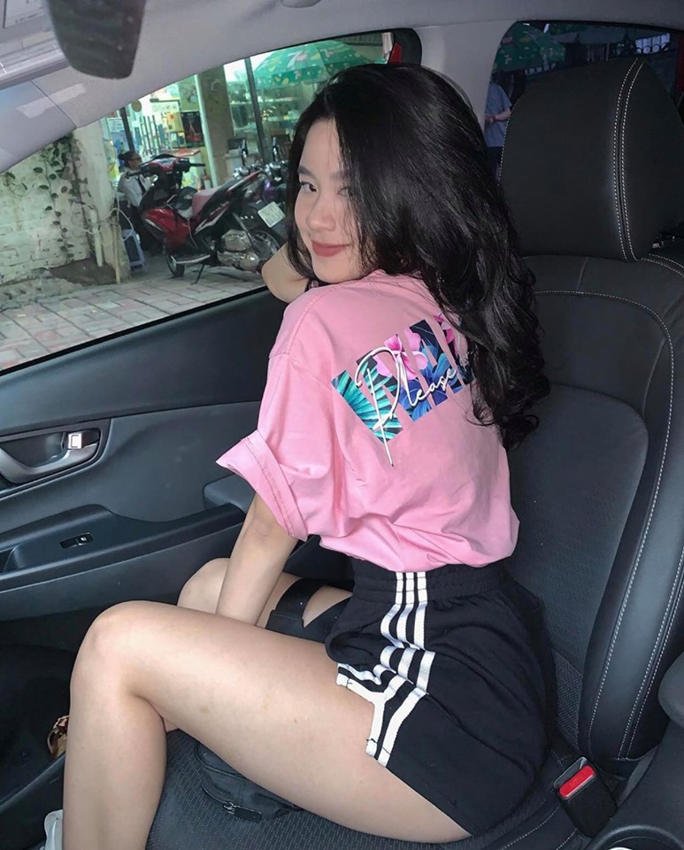 "Hot girl tạp hóa Thanh Hóa" bị la ó vì mốt không nội y phòng hộ - 3