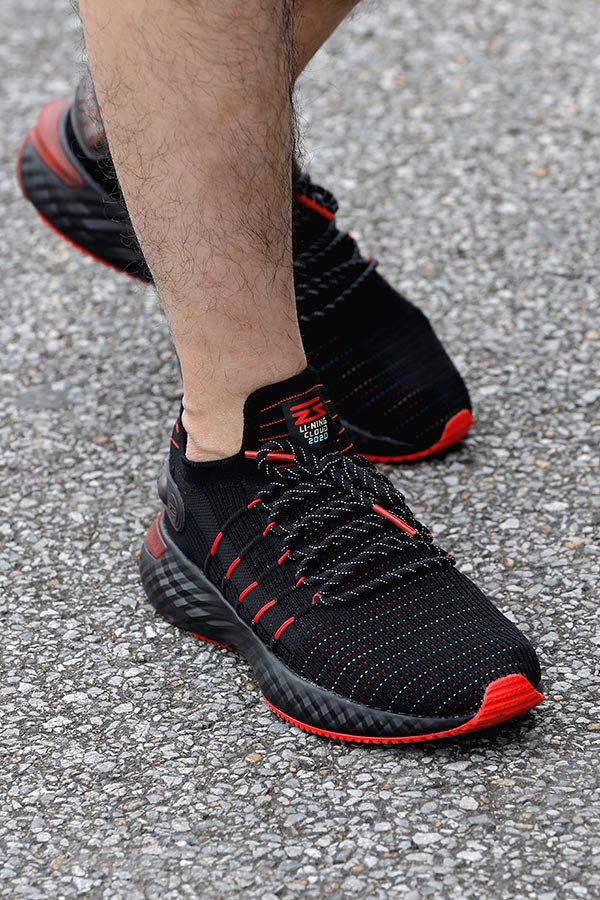 Cloud Element đã chính thức ra mắt tại các cửa hàng Li-Ning và MaxxSport từ ngày 17/2