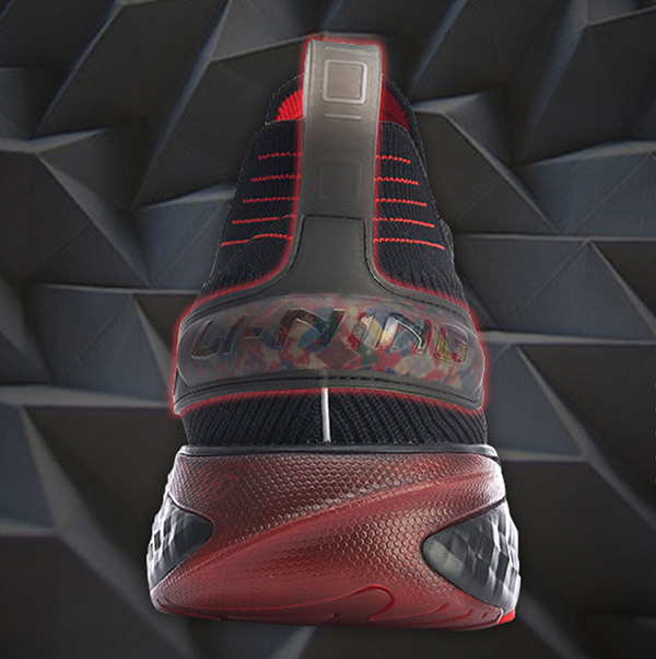 So với các phiên bản trước, Cloud Element được thiết kế với phần đế cao hơn