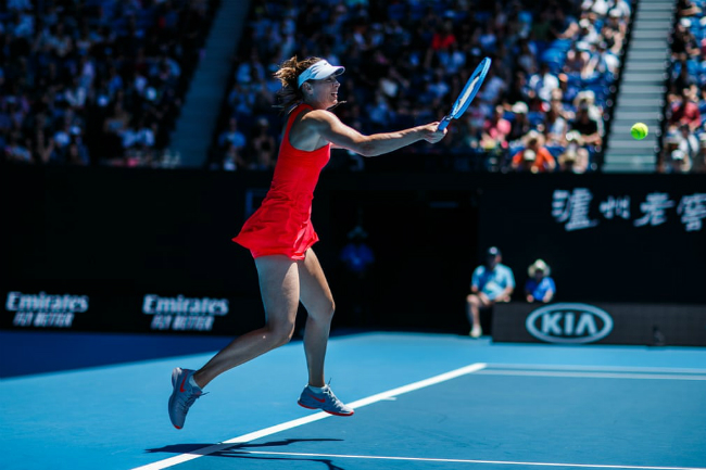 Ở Australian Open 2020, Sharapova thất bại 4-6, 5-7 ngay trận ra quân trước hạt giống số 17 Donna Vekic và đây cũng là giải Grand Slam thứ 3 liên tiếp cô bị loại ngay từ vòng 1.

Masha rơi xuống xếp hạng 369 thế giới, thứ hạng thấp nhất của cô từ tháng 8 năm 2002. Phong độ xuống dốc và chấn thương liên miên khiến Sharapova quyết định nói lời giải nghệ vào ngày 26/2 vừa qua.
