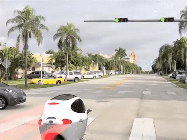 Thế giới xe - Mô tô có khả năng tự cân bằng, khoang lái như xe hơi chuẩn bị ra mắt