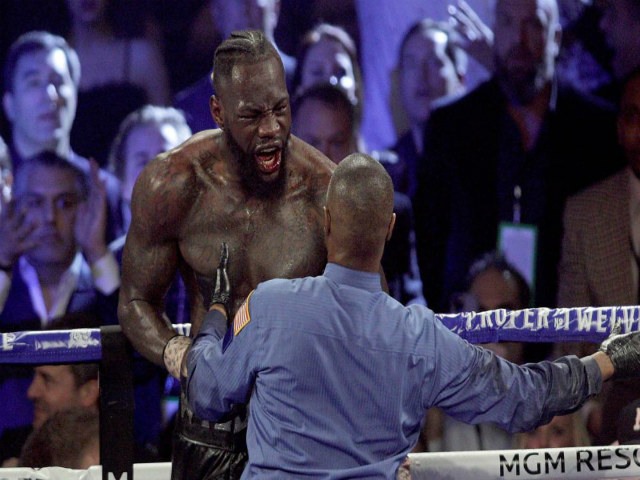 Thể thao - Bi kịch "độc cô cầu bại" Wilder: Thua đau, mất đai &amp; bị sỉ nhục thậm tệ