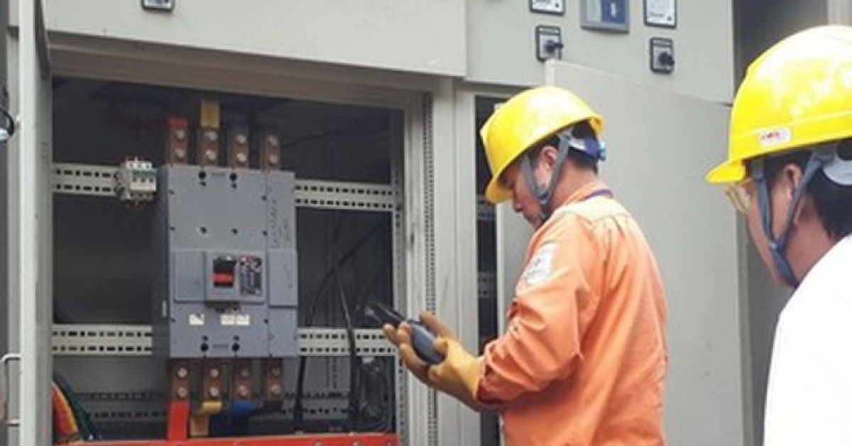 Thị trường - Tiêu dùng - Giá điện mới, hàng chục triệu hộ dân soi lại hóa đơn hàng tháng