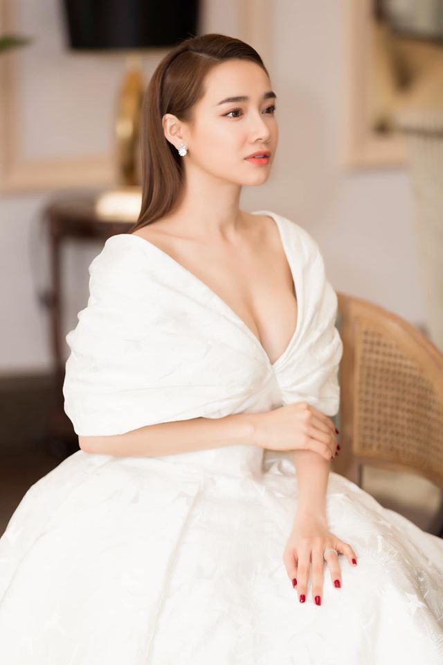 Nhã Phương xinh đẹp xứng danh "ngọc nữ" điện ảnh Việt.