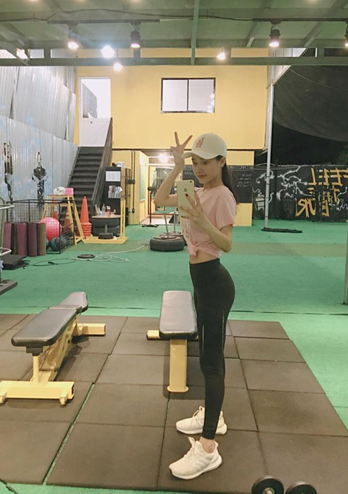 Body gợi cảm của bà mẹ 1 con Nhã Phương.