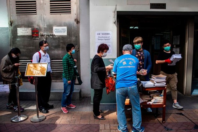 Theo SCMP các biện pháp còn có các cá nhân được giảm thuế thu nhập, thuế tài sản, các khoản khí khác, tiền thuê nhà ở xã hội thấp hơn