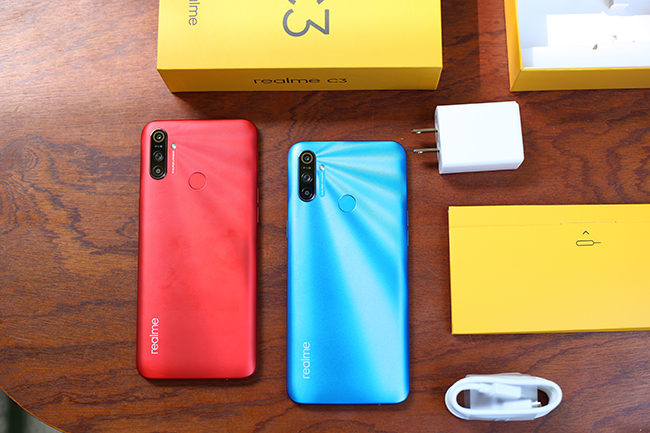 Realme C3 là chiếc điện thoại giá rẻ với nhiều nâng cấp về thiết kế cấu hình và camera đi kèm mức giá bán cạnh tranh chỉ 2,99 triệu đồng.