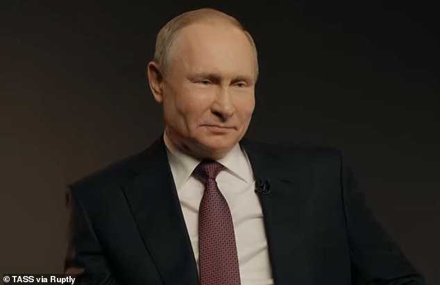 Tổng thống Nga Vladimir Putin nhắc đến chuyện từng được khuyên sử dụng&nbsp;người đóng thế.