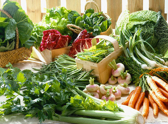 Tăng cường rau xanh trong bữa ăn hàng ngày giúp ngăn ngừa hôi miệng