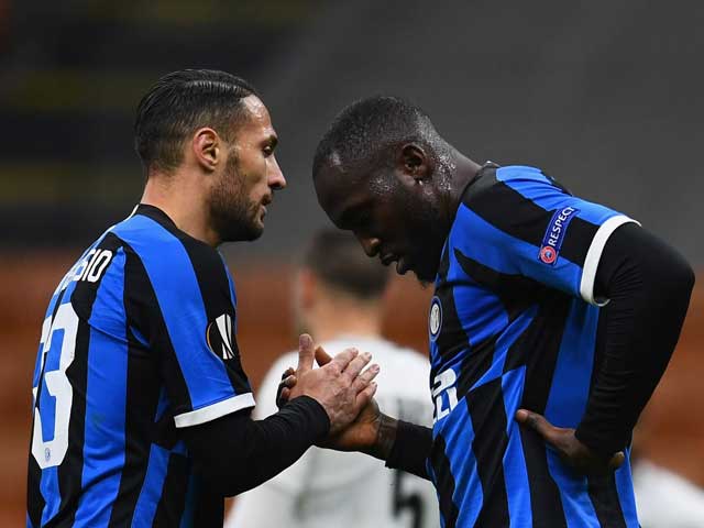 Lukaku tiếp tục tỏa sáng