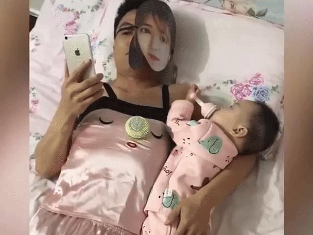 Bạn trẻ - Cuộc sống - Đỉnh cao trông con: Bé không một tiếng khóc, bố thảnh thơi lướt điện thoại