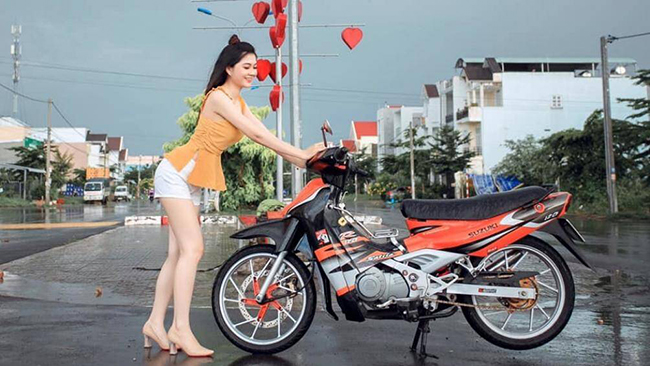 Xứng danh chân dài và xe

