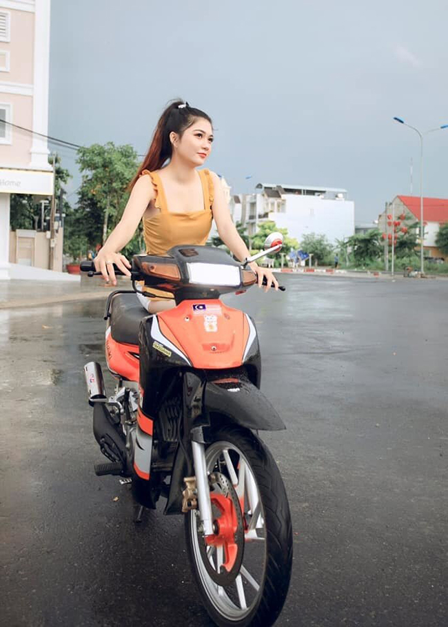 Nụ cười thường trực trên môi
