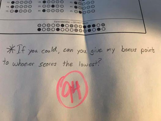 Giáo dục - du học - Lời nhắn ấm áp của cậu bé dưới bài kiểm tra hút hàng chục nghìn lượt chia sẻ