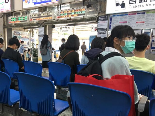 Tin tức trong ngày - Dịch Covid-19: Gần 3.000 người đã tử vong