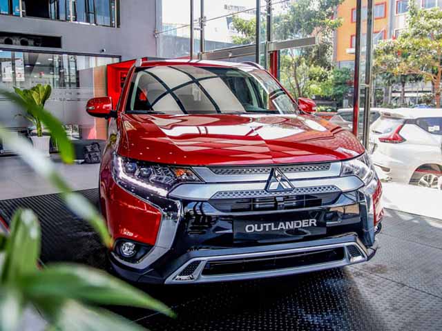 Giá lăn bánh Mitsubishi Outlander 2020, hấp dẫn hơn các đổi thủ trong phân khúc