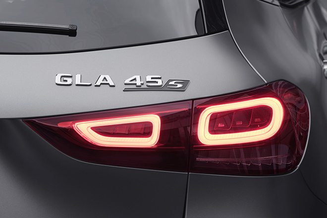 Mercedes-AMG GLA 45 2021 sở hữu động cơ 2.0 mạnh nhất thế giới - 10