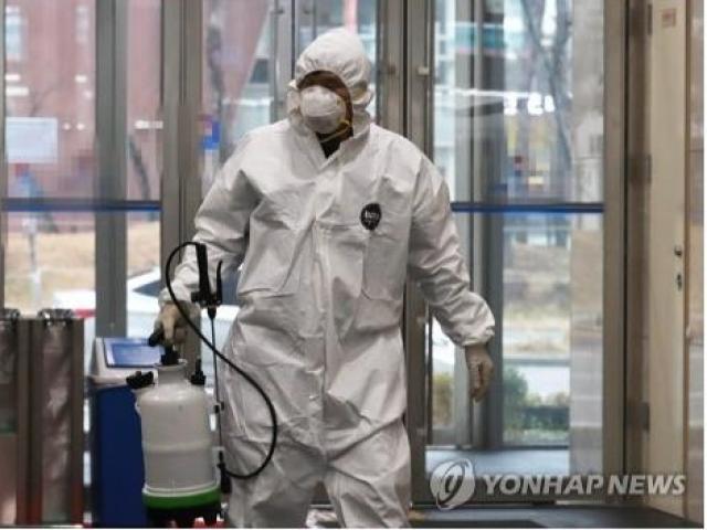 Thế giới - HQ: Người phụ nữ khỏi bệnh về nhà, 5 ngày sau lại nhiễm virus Corona