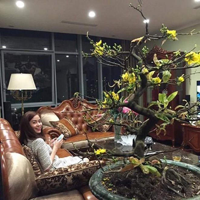 2 nàng “Vàng Anh” sau 13 năm: Người viên mãn, kẻ vướng tin đồn hẹn hò đồng giới - 11