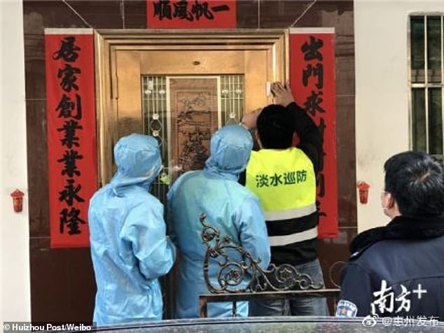Thiết bị niêm phong điện tử được gắn lên cửa nhà dân ở thành phố Huệ Châu, tỉnh Quảng Đông, Trung Quốc.