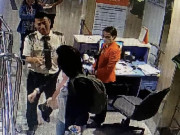 Tin tức trong ngày - Mang hàng lý xách tay quá ký, hành khách cự cãi, cắn tay nhân viên hàng không