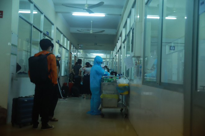 5 công dân Hàn Quốc sinh sống tại tòa nhà Azura hiện đang được cách ly tại Bệnh viện Phổi, không có triệu chứng ho sốt như tin đồn