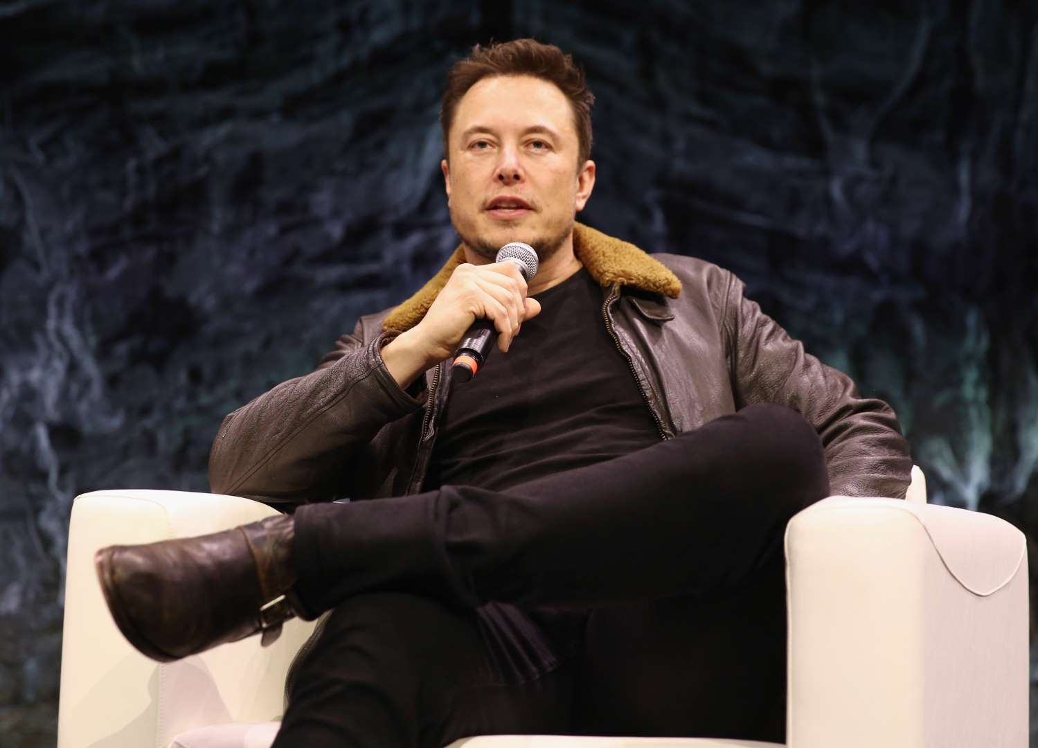 Ông Elon Musk cũng bị đồn đoán có khả năng "du hành thời gian" (Ảnh: Getty)