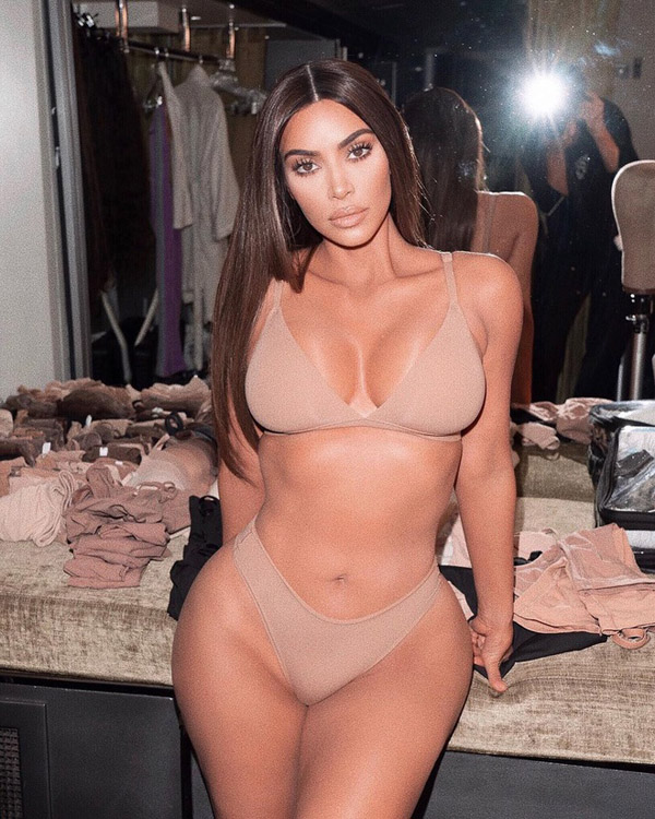 Hậu trường chụp ảnh thời trang của Kim Kardashian - 5