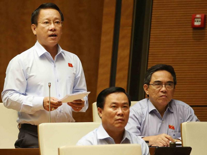 Đa số ý kiến đồng tình việc tăng số lượng ĐBQH hoạt động chuyên trách. Trong ảnh: ĐBQH hoạt động tại nghị trường. Ảnh: TTXVN