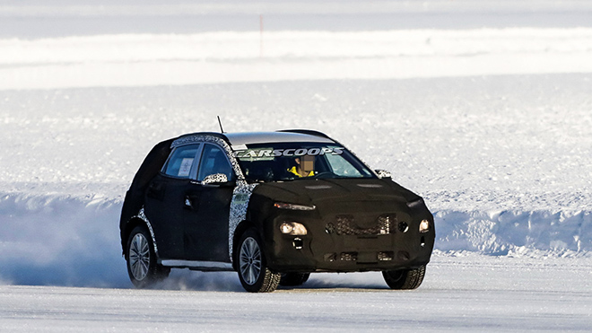 Hyundai chạy thử dòng xe Kona facelift trên đường thử tuyết - 1