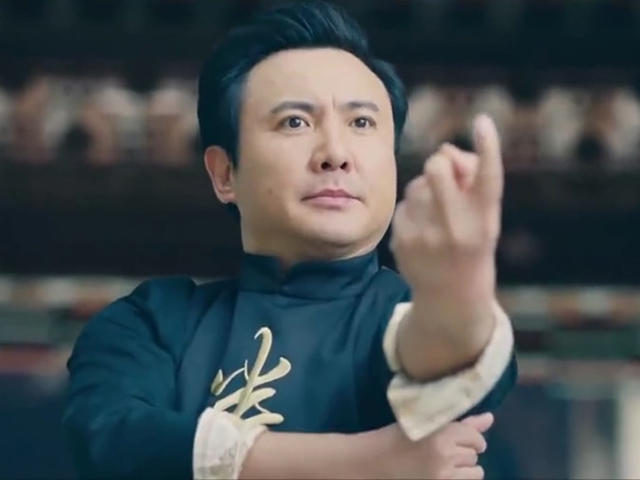 Video Clip Cười - Người đàn ông sở hữu tuyệt học võ thuật thất truyền từ lâu