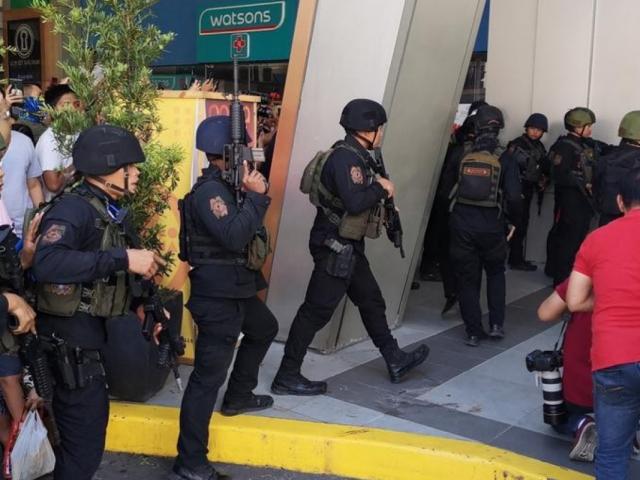 Thế giới - Xả súng, bắt giữ 30 con tin tại trung tâm thương mại ở thủ đô của Philippines