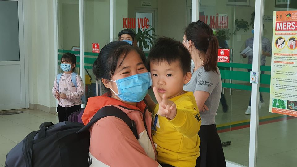 Sau 21 ngày cách ly, 30 công dân Việt Nam trở về từ tâm dịch Vũ Hán được ra viện - 4