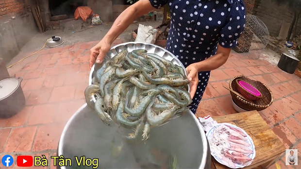 Bà Tân Vlog gây hoang mang vì món ăn tự chế để "giải cứu" hải sản - 4