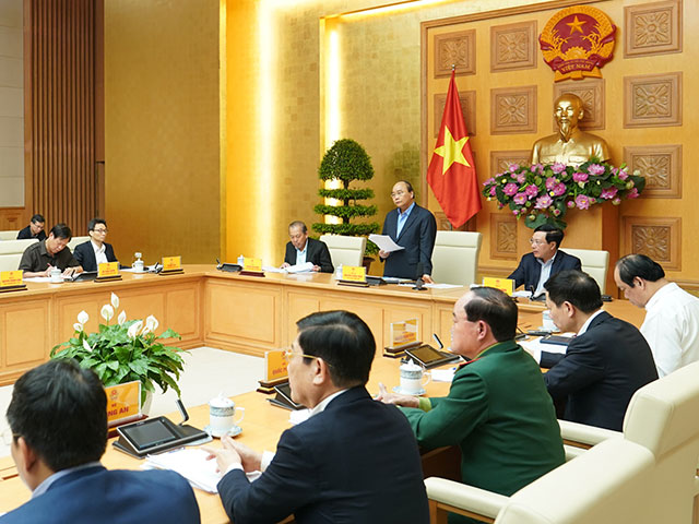 Tin tức trong ngày - Thủ tướng: “Chúng ta có thể phải tiếp tục hy sinh một số lợi ích kinh tế để bảo vệ sức khỏe nhân dân”